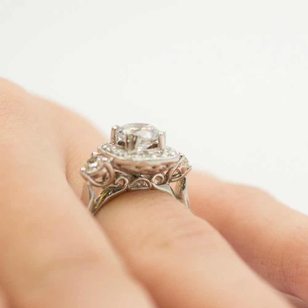 Amavida PlatinumGounting with Side Diamonds