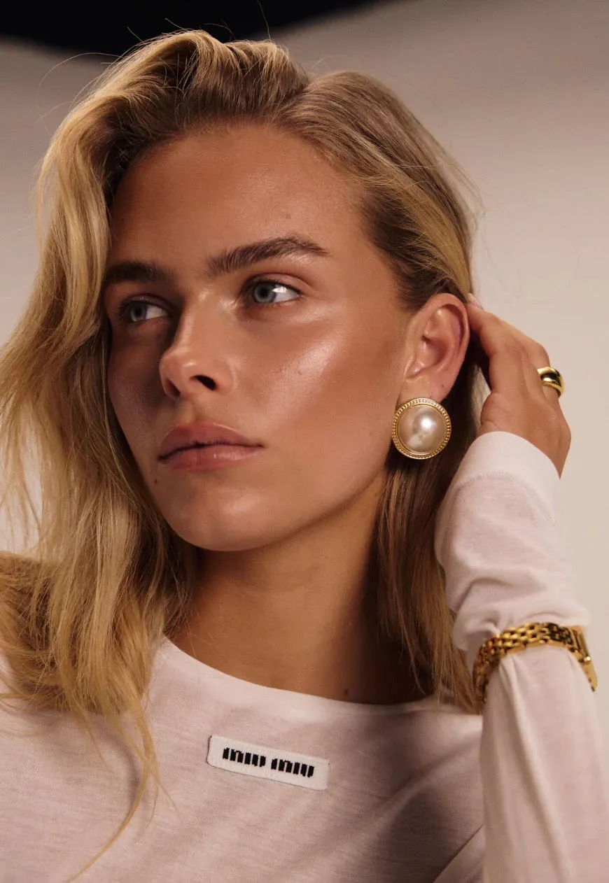 Cendre Rue Clear Pearl Earrings