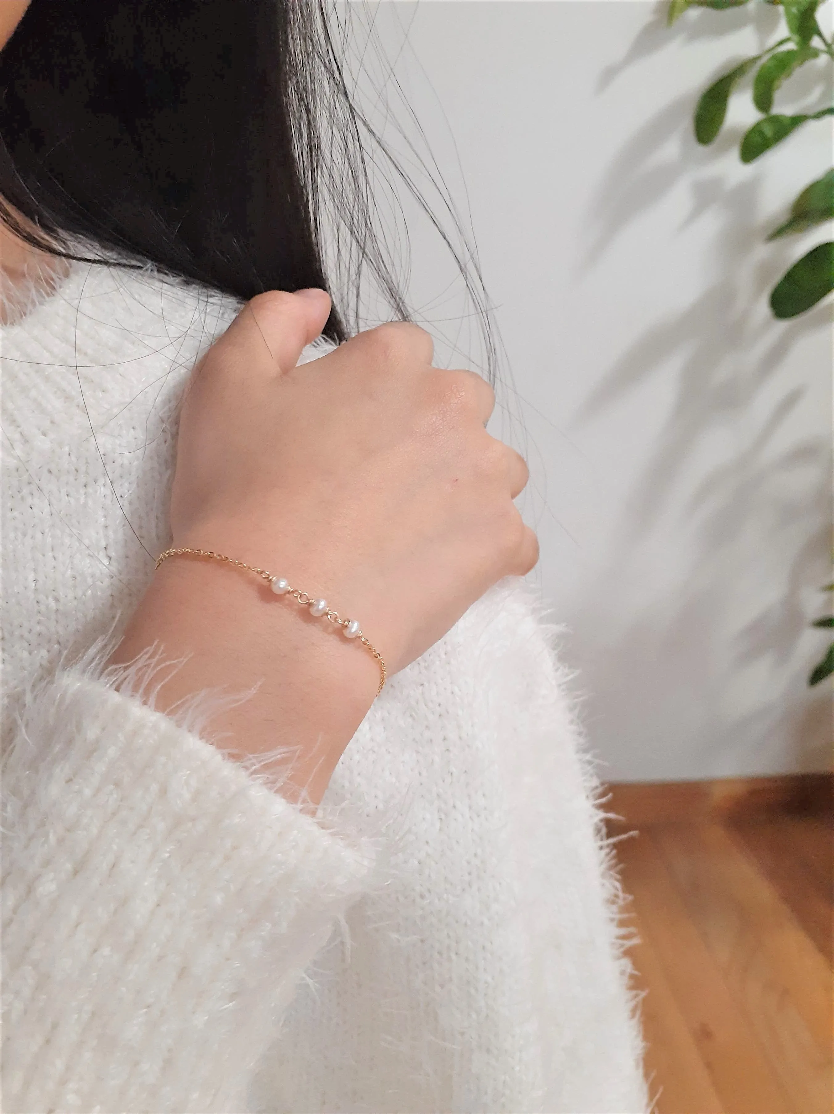 Dainty Freshwater Pearl Bracelet