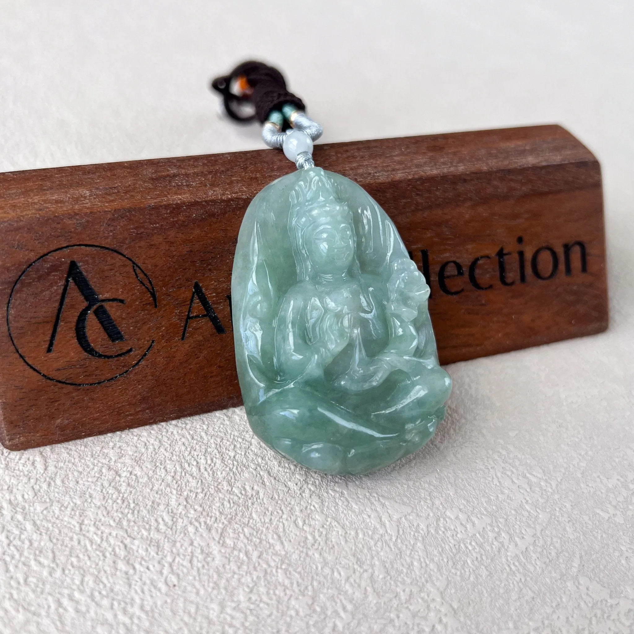 Jadeite Jade Guan Yin Avalokiteshvara, Quan Am, Light Green Jade, Hand Carved Jade Pendant Necklace, YJ-0522-0371824