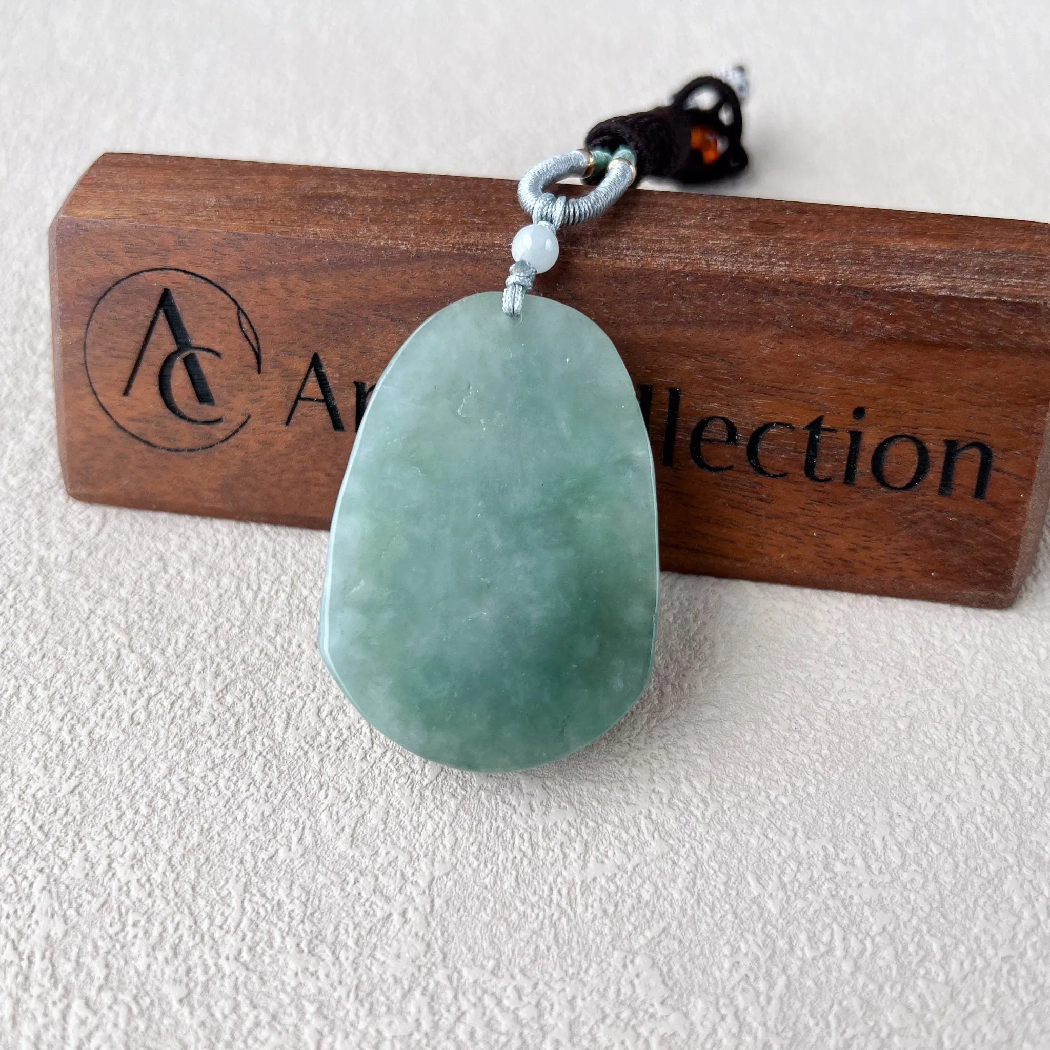 Jadeite Jade Guan Yin Avalokiteshvara, Quan Am, Light Green Jade, Hand Carved Jade Pendant Necklace, YJ-0522-0371824