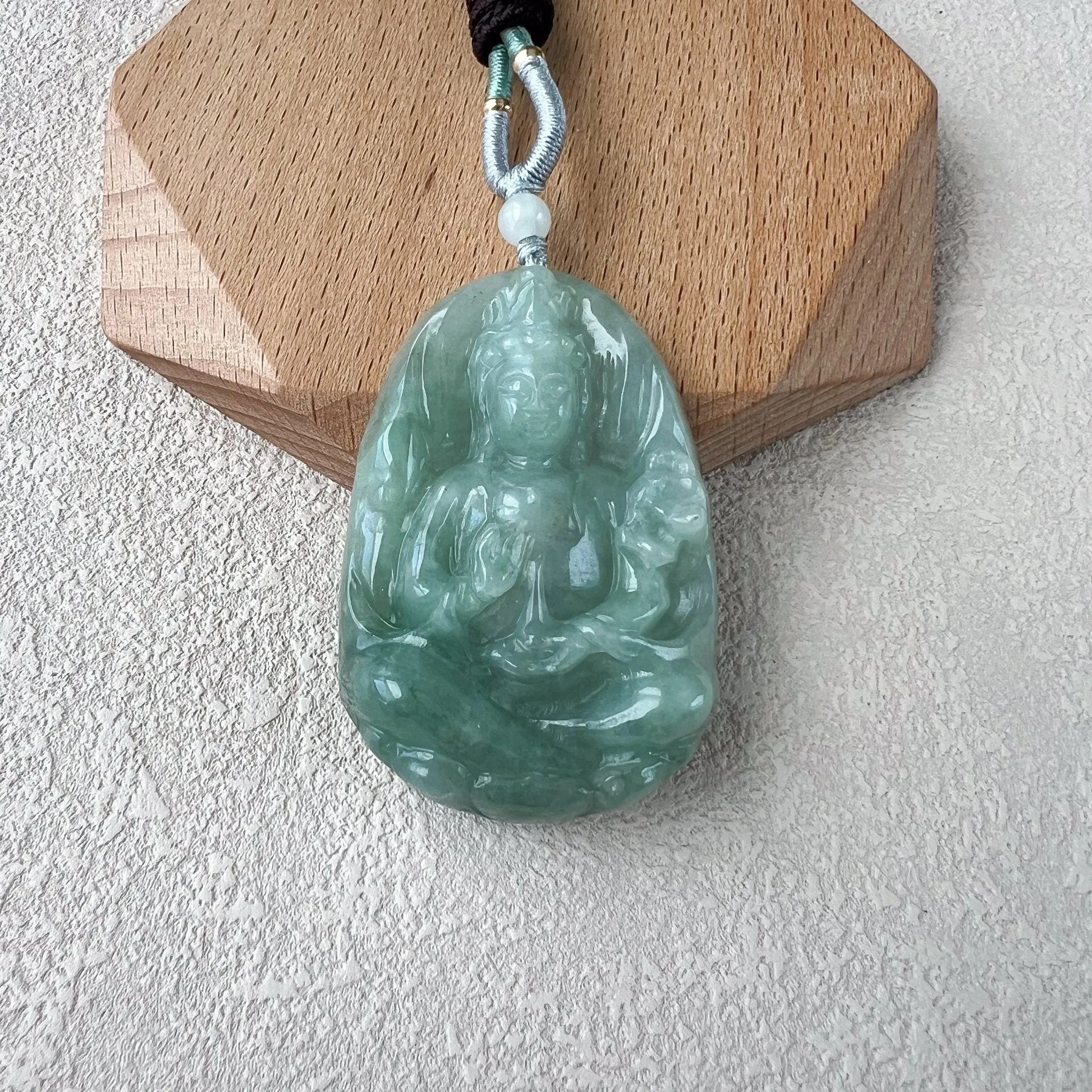 Jadeite Jade Guan Yin Avalokiteshvara, Quan Am, Light Green Jade, Hand Carved Jade Pendant Necklace, YJ-0522-0371824