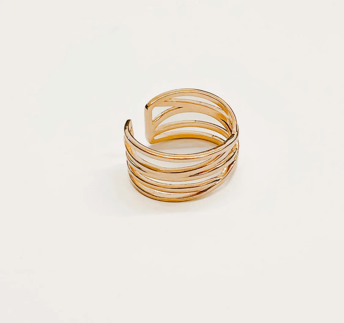 Layered lines statement ring