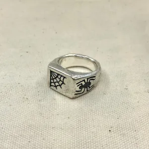 Spyder Signet Ring