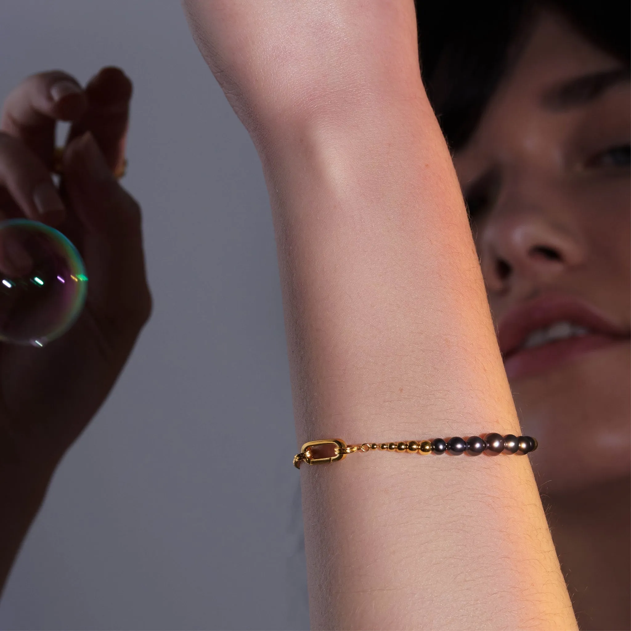 Stellar Graduated Black Pearl Bracelet - Gold - BPB02GP